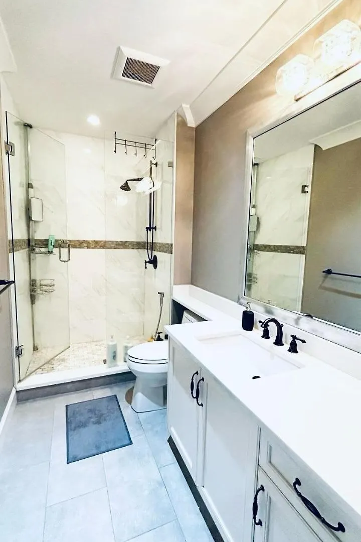 Downstairs Room With Shared Washroom In Luxury House Vancouver